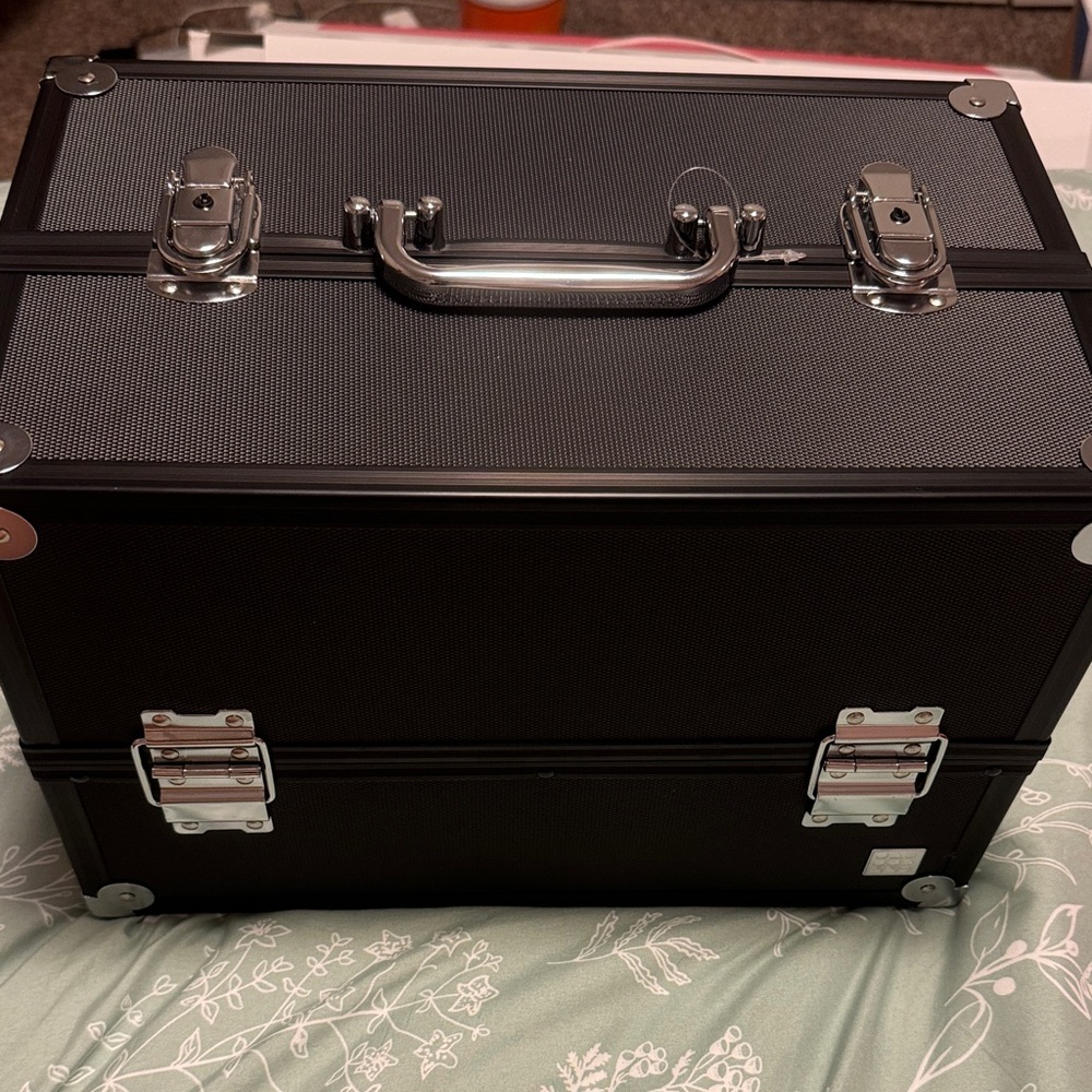 Fox Black and Silver Makeup Organizer